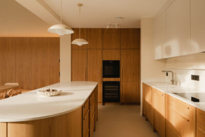 Spokój, światło i naturalna harmonia. Dom zaprojektowany przez Habitat