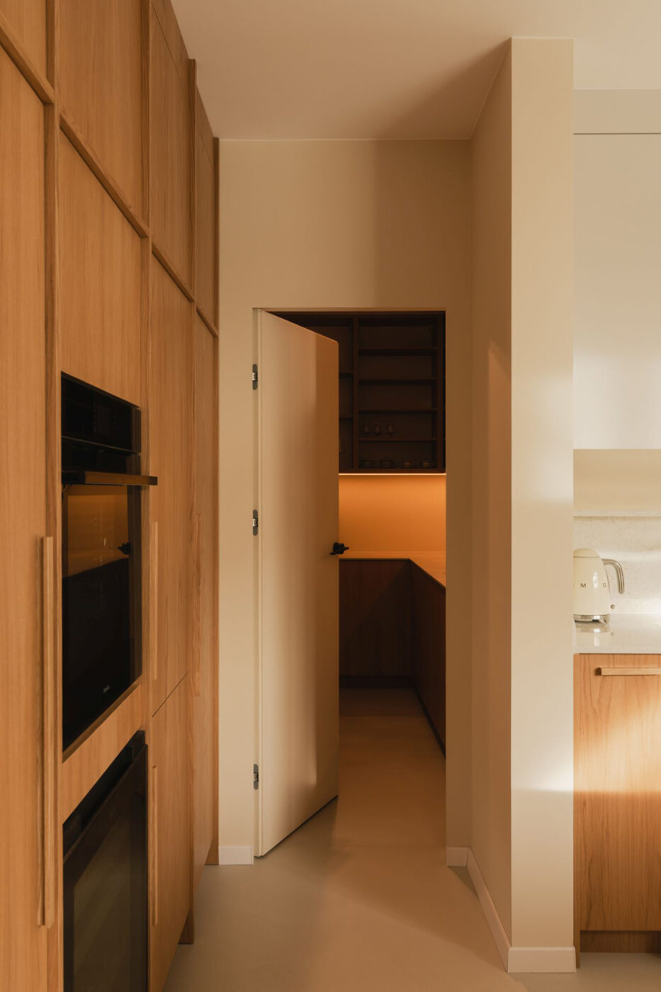 Spokój, światło i naturalna harmonia. Dom zaprojektowany przez Habitat