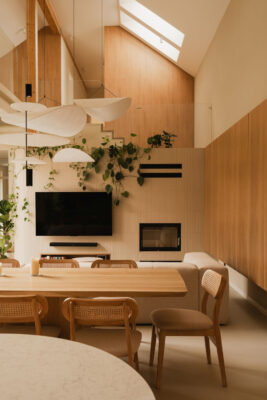 Spokój, światło i naturalna harmonia. Dom zaprojektowany przez Habitat