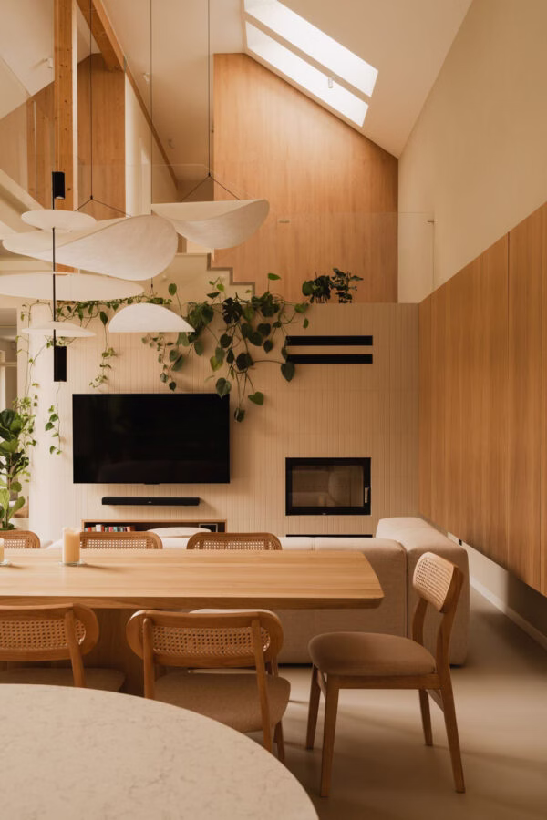 Spokój, światło i naturalna harmonia. Dom zaprojektowany przez Habitat