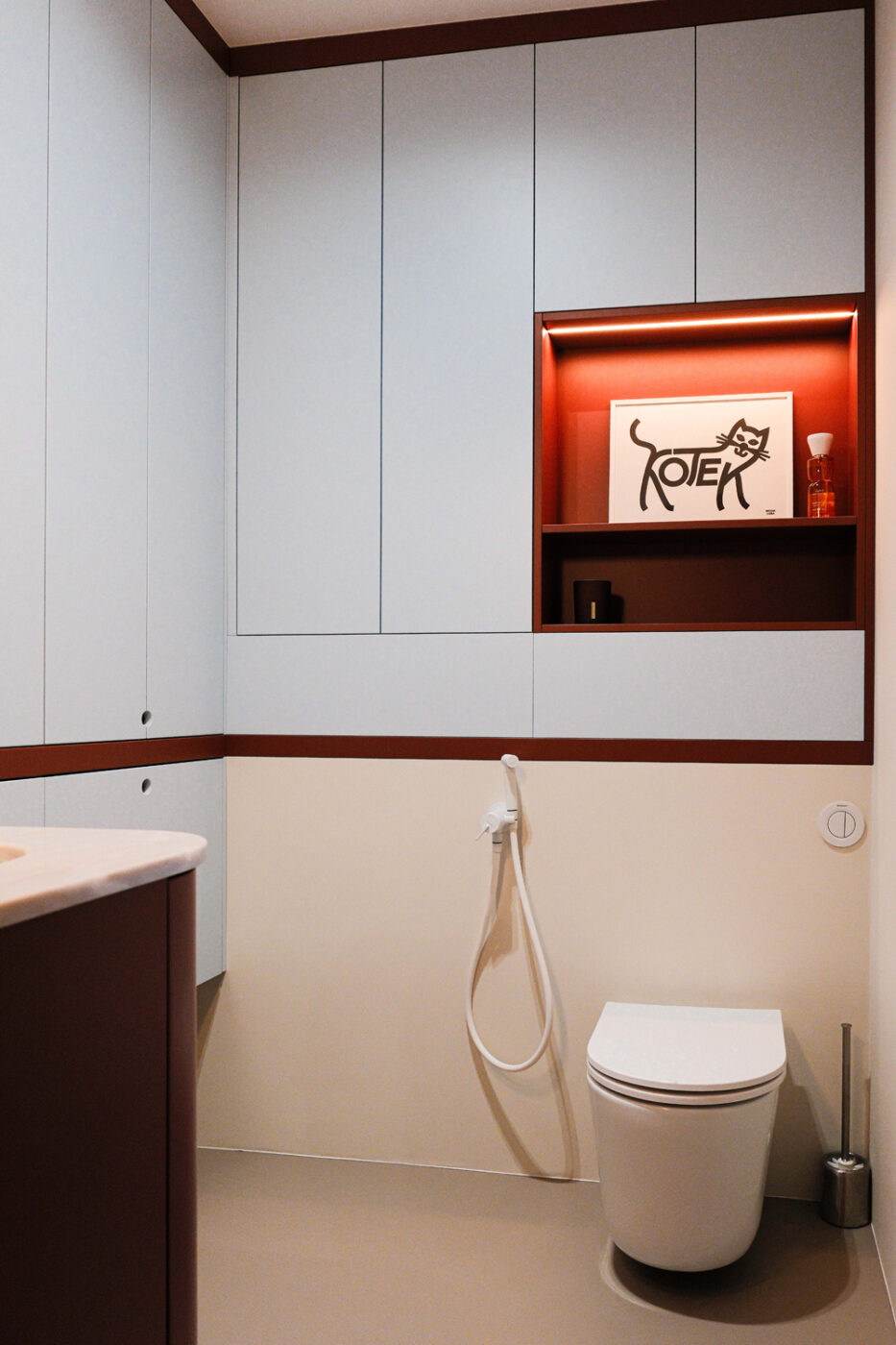 W lustrzanym odbiciu i w kolorze – mieszkanie soft modern z motywami mid-century 43 W lustrzanym odbiciu! projekt estimental.