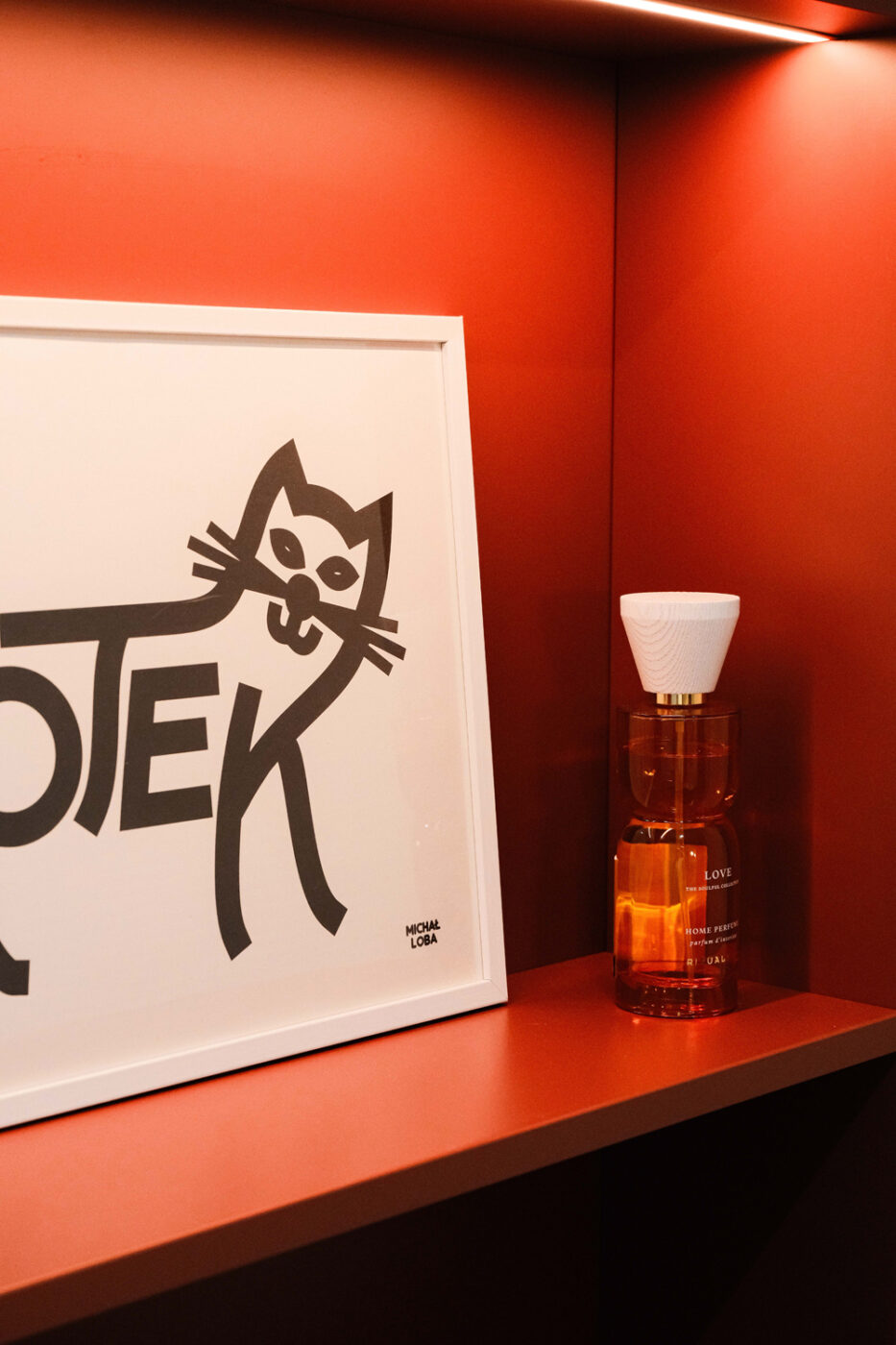 W lustrzanym odbiciu i w kolorze – mieszkanie soft modern z motywami mid-century 45 W lustrzanym odbiciu! projekt estimental.