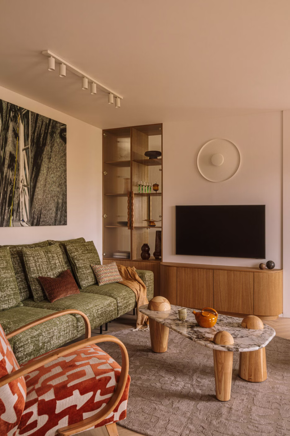 Eklektyzm i niuanse – apartament w nadbudowie kamienicy 3 Miało być eklektycznie i opływowo