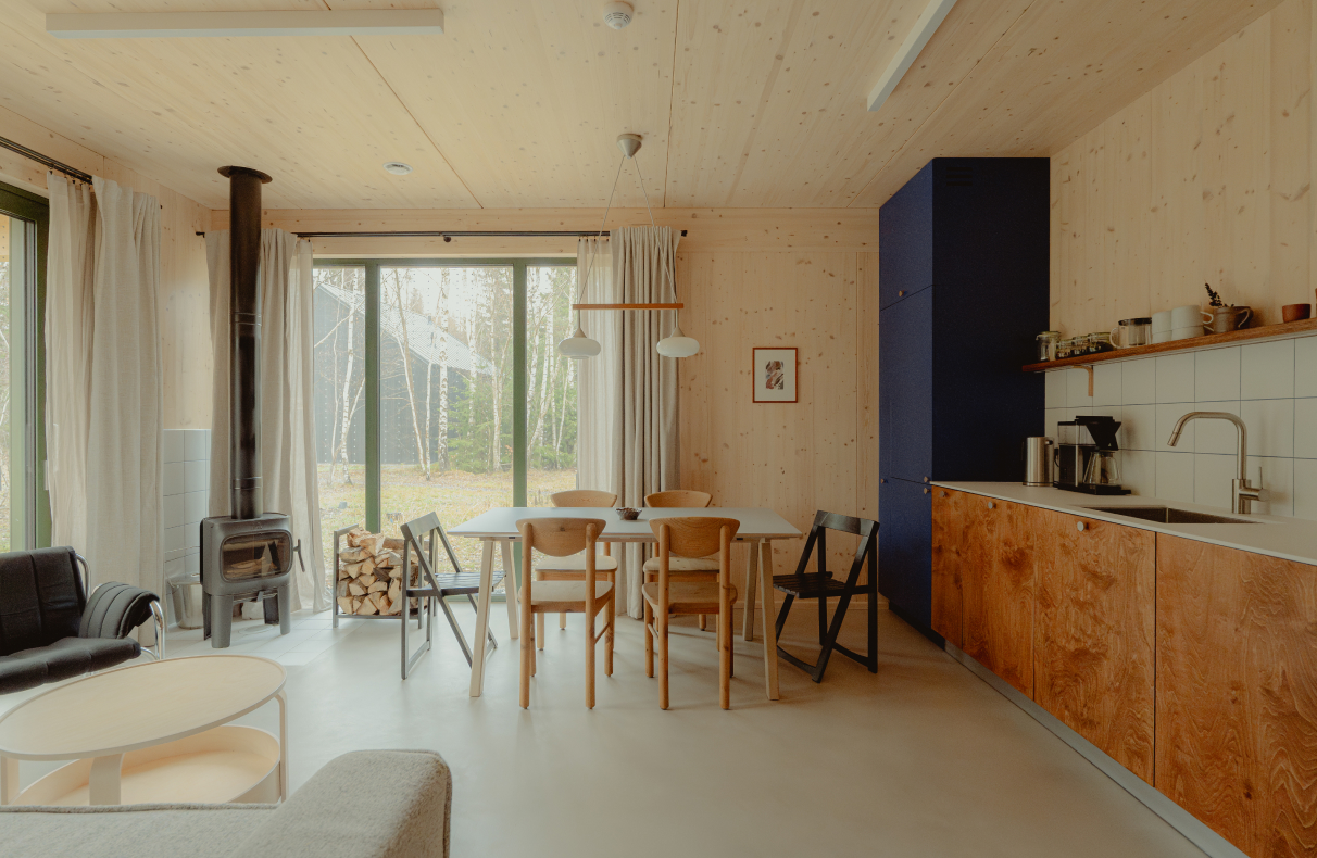 Cztery domy, jedna idea – projekt zakorzeniony w krajobrazie Gór Stołowych