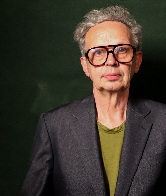 W punkcie przecięcia materii, światła i idei. Tom Dixon x Cosentino prezentują AXIS