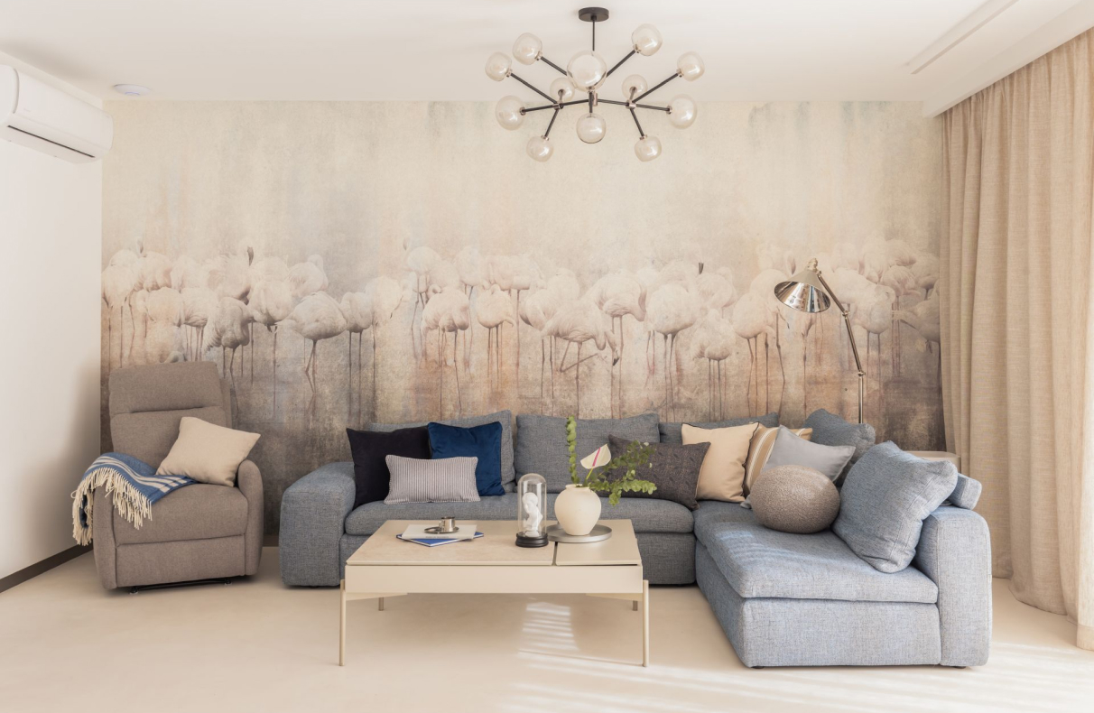 Klimat Hamptons na warszawskim Zaciszu. Realizacja JLW Studio ze sztuką Magdaleny Lenartowicz