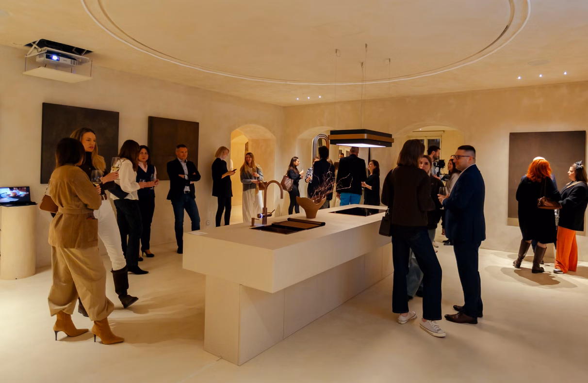 „Kuchnia jak dzieło sztuki”. Prezentacja kolekcji Mythos Masterpiece marki Franke w formie wernisażu