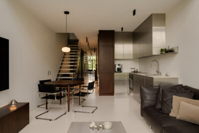 Minimalizm pod kontrolą. 85 metrów precyzyjnie zaprojektowanej ciszy