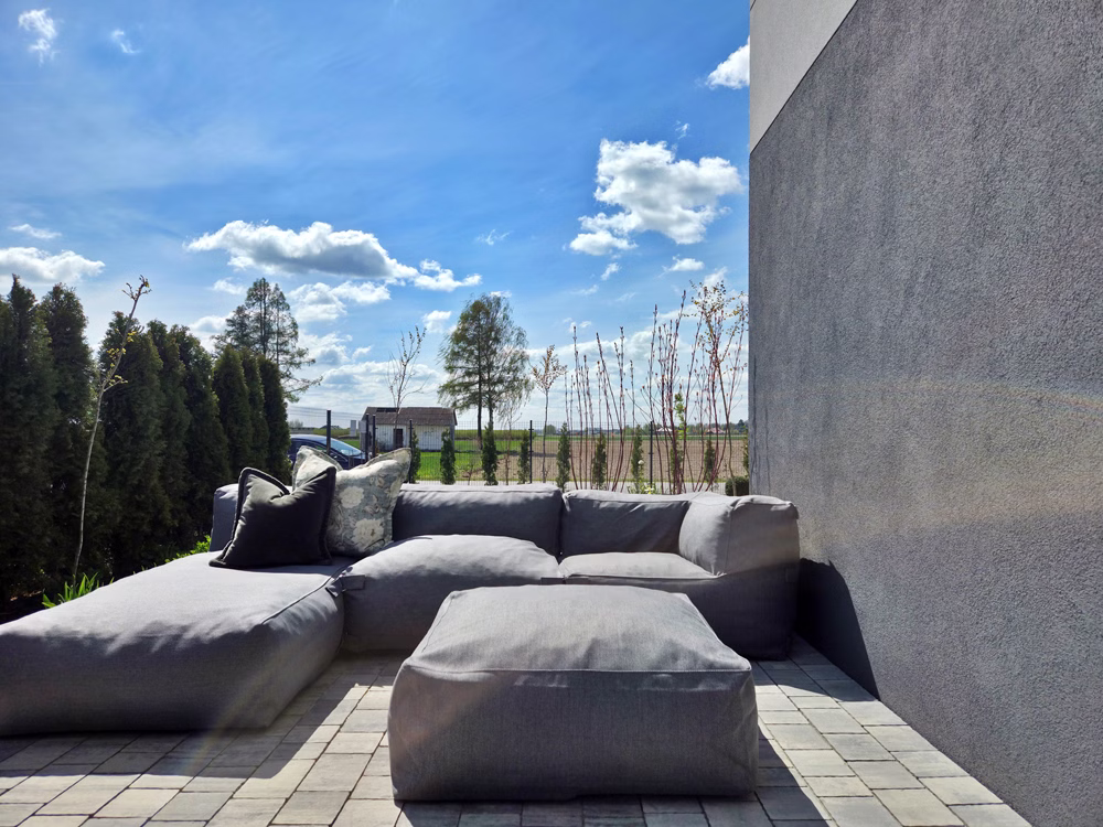 Nowoczesny dom oparty na świetle, proporcji i naturalnych materiałach 28 Esencja współczesnej architektury: czyste linie, szlachetne materiały i konsekwencja od pdobrowolski.design