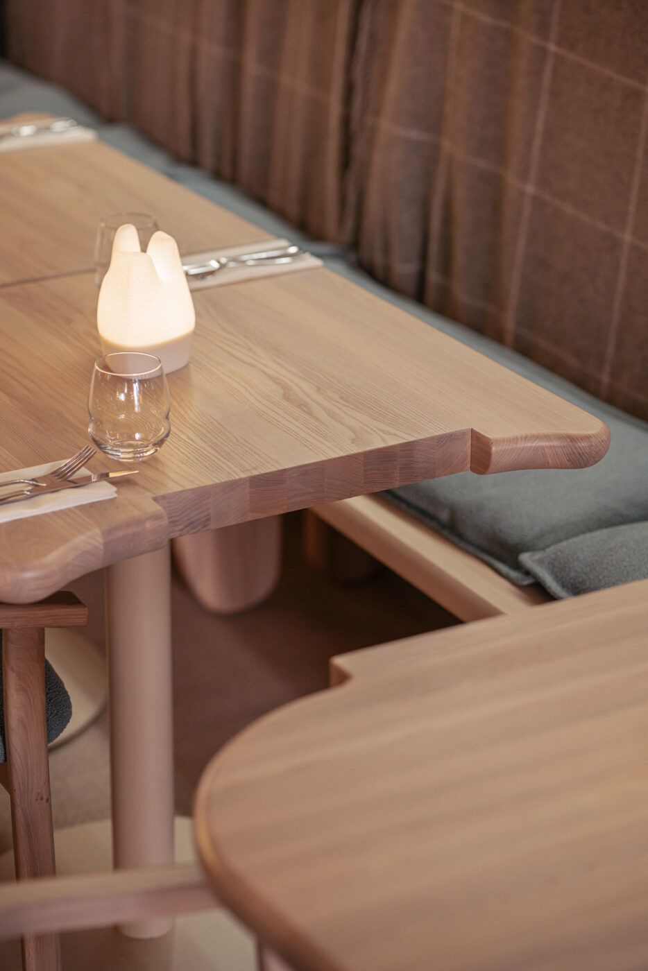 Futuryzm, biomorfizm i sztuka awangardy. Restauracja wege w architektonicznej wizji Kacpra Gronkiewicza 10 Futuryzm, biomorfizm i sztuka awangardy. Warszawska Manna 2 w architektonicznej wizji Kacpra Gronkiewicza