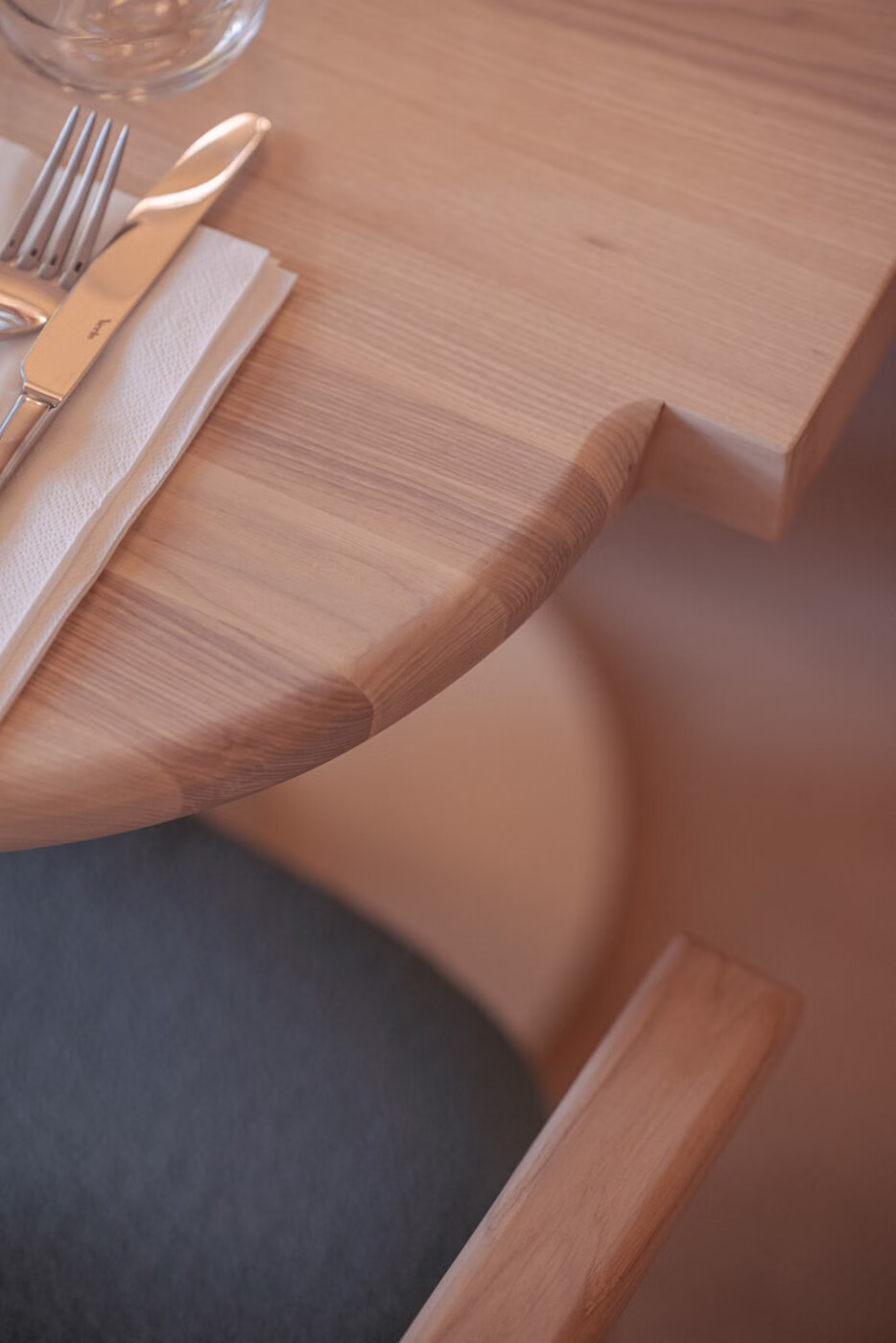 Futuryzm, biomorfizm i sztuka awangardy. Restauracja wege w architektonicznej wizji Kacpra Gronkiewicza 16 Futuryzm, biomorfizm i sztuka awangardy. Warszawska Manna 2 w architektonicznej wizji Kacpra Gronkiewicza
