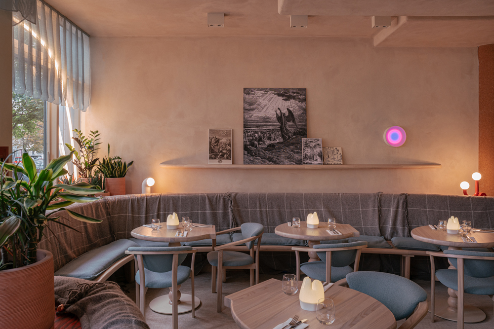 Futuryzm, biomorfizm i sztuka awangardy. Restauracja wege w architektonicznej wizji Kacpra Gronkiewicza 5 Futuryzm, biomorfizm i sztuka awangardy. Warszawska Manna 2 w architektonicznej wizji Kacpra Gronkiewicza