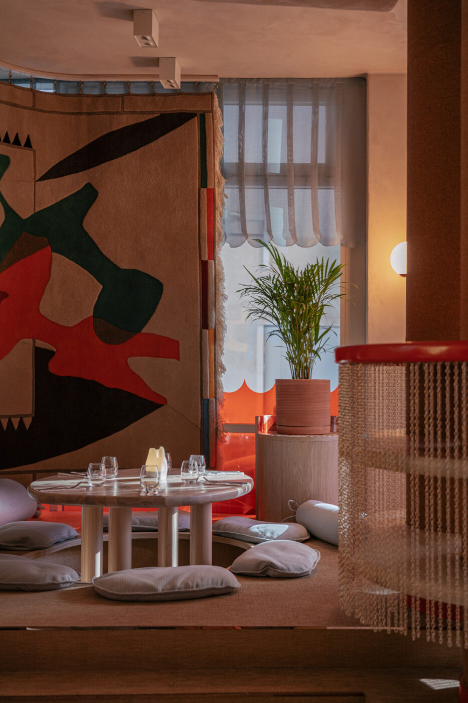 Futuryzm, biomorfizm i sztuka awangardy. Restauracja wege w architektonicznej wizji Kacpra Gronkiewicza 6 Futuryzm, biomorfizm i sztuka awangardy. Warszawska Manna 2 w architektonicznej wizji Kacpra Gronkiewicza