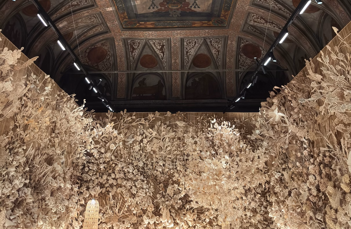 Milan Design Week 2026 – podróż przez autorskie światy designu. Mat Kubaj wybiera 10 najciekawszych wystaw i instalacji 