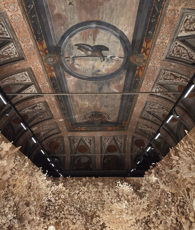 Milan Design Week 2026 – podróż przez autorskie światy designu. Mat Kubaj wybiera 10 najciekawszych wystaw i instalacji 