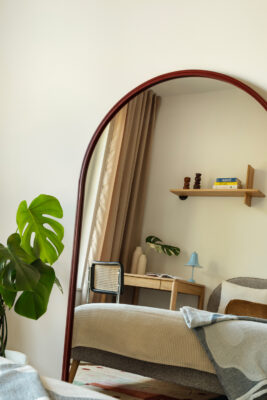 Płaszcz w kolorze błękitu od SOL objects & interiors