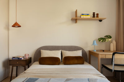 Płaszcz w kolorze błękitu od SOL objects & interiors