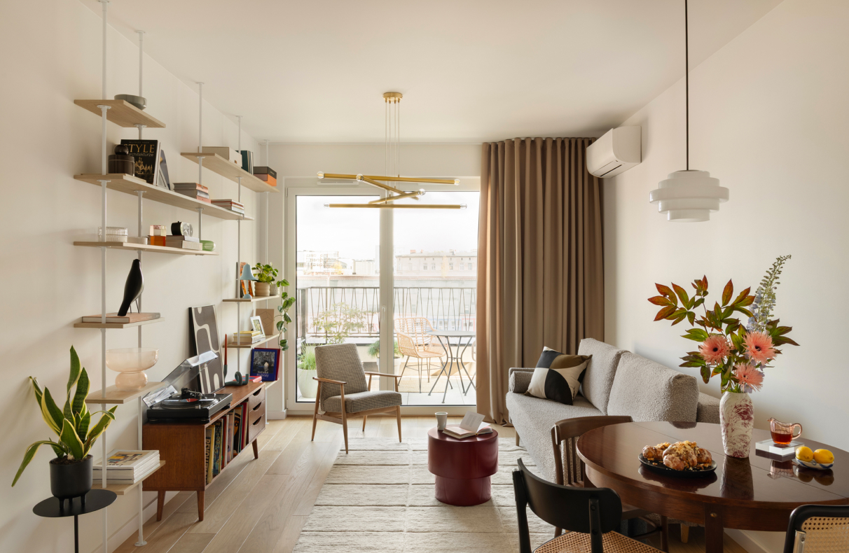 Płaszcz w kolorze błękitu od SOL objects & interiors