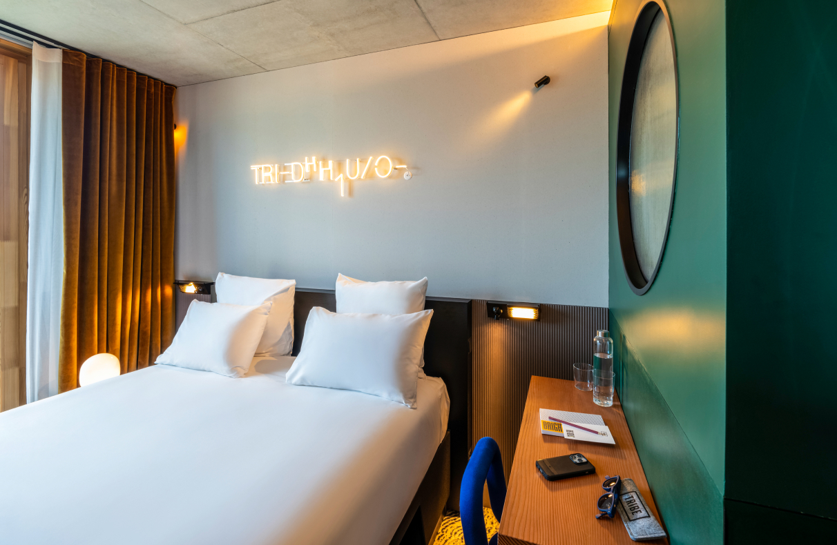 TRIBE Paris Clichy – hotel dla ludzi, którzy bardziej kolekcjonują doświadczenia niż magnesy na lodówkę