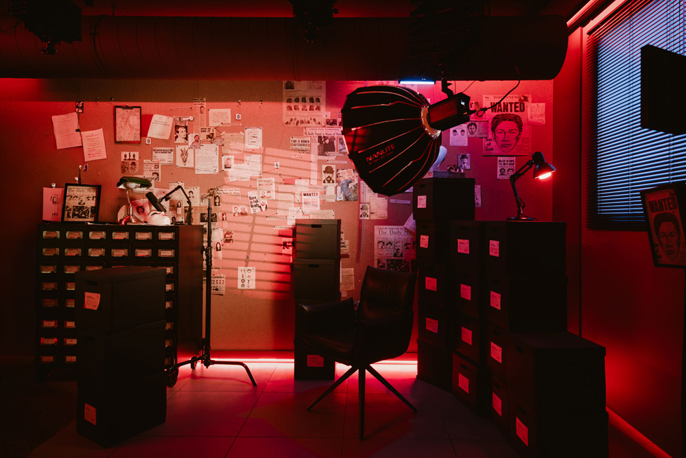 Wnętrze dla mrocznych historii – tak zaprojektowano wnętrze studia Kryminatorium 4 Wnętrze dla mrocznych historii - studio Kryminatorium od mode:lina™