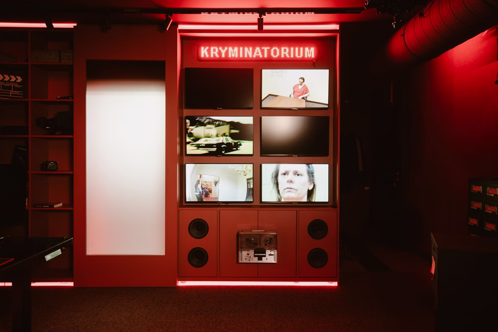 Wnętrze dla mrocznych historii – tak zaprojektowano wnętrze studia Kryminatorium 7 Wnętrze dla mrocznych historii - studio Kryminatorium od mode:lina™