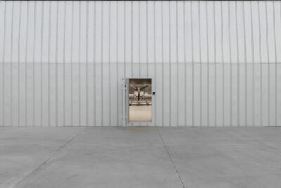 Architektura szczerości. Hangar dla tych którzy żyją w powietrzu projektu Dan Vakhrameyev +kouple