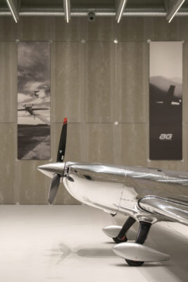 Architektura szczerości. Hangar dla tych którzy żyją w powietrzu projektu Dan Vakhrameyev +kouple