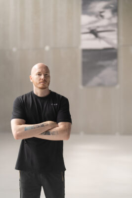 Architektura szczerości. Hangar dla tych którzy żyją w powietrzu projektu Dan Vakhrameyev +kouple