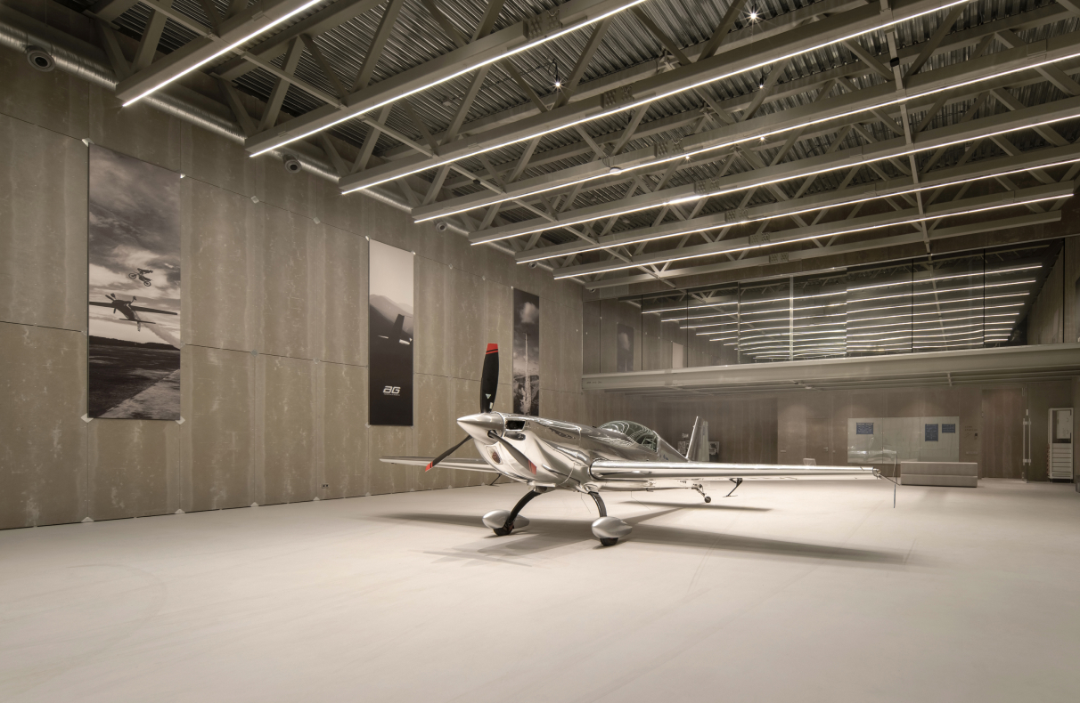 Architektura szczerości. Hangar dla tych, którzy żyją w powietrzu