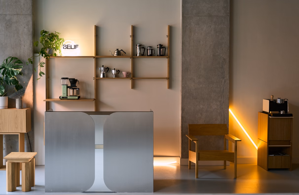 Kiedy design spotyka kawę specialty – rusza biznesowy showroom BELIF x Coffeedesk