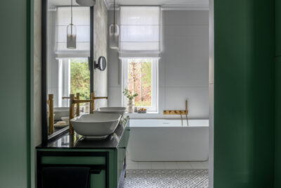 Nowe wnętrza apartamentu w historycznej kamienicy w Sopocie projektu pracowni M19 Architekci