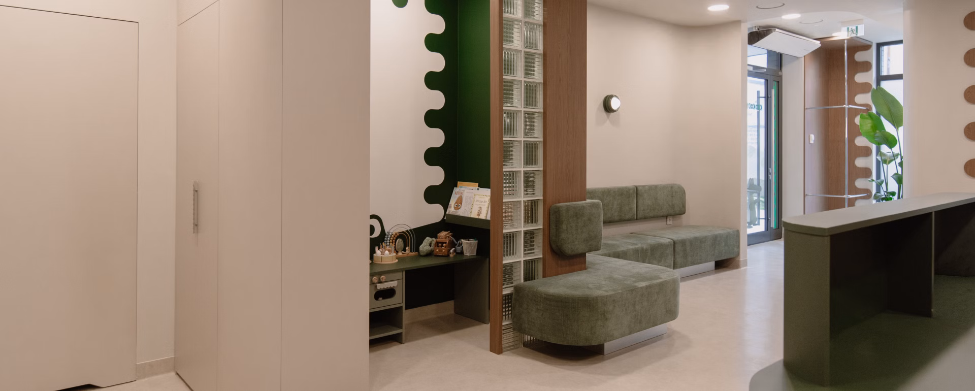 Stomatologia w przyjaznym wydaniu. Krokodylki Dental Studio według mode:lina™