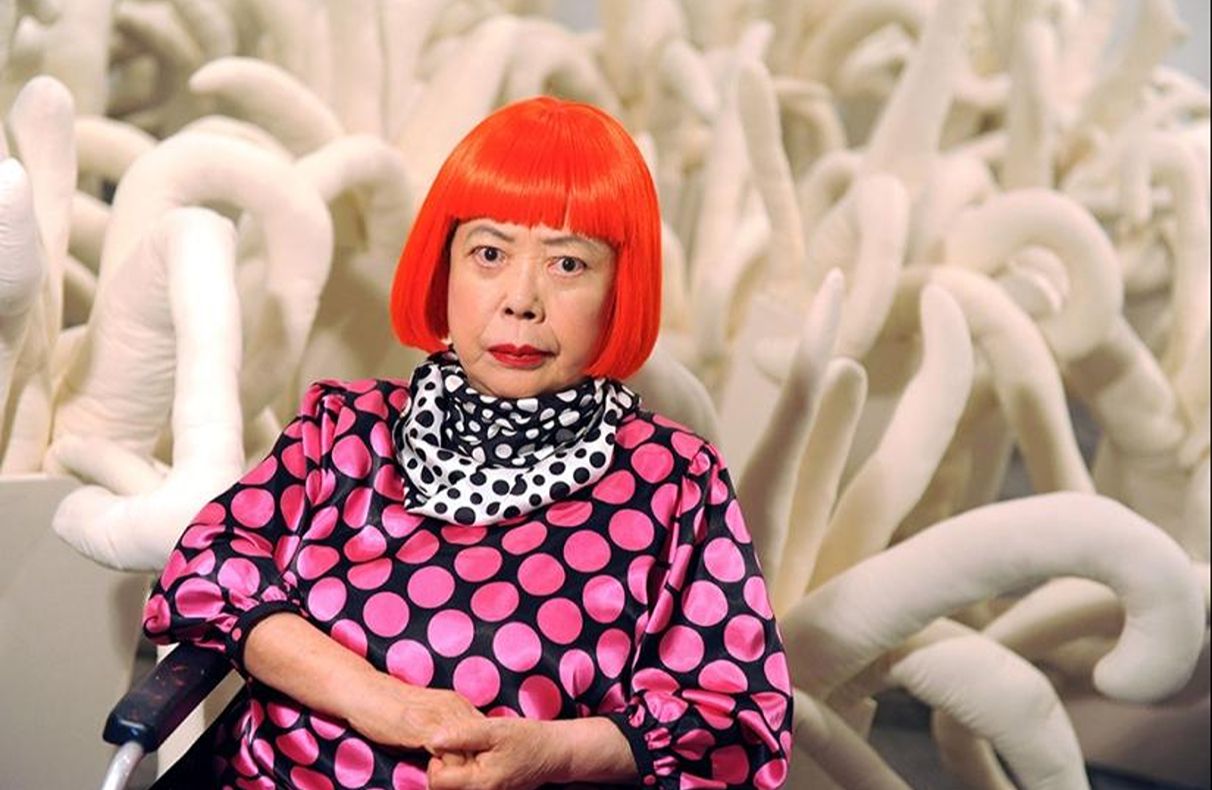 Yayoi Kusama nie żyje. Odeszła artystka, która zamieniła nieskończoność w kropki