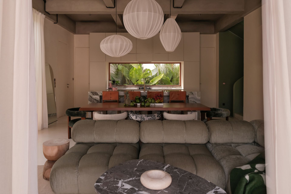 Bali, ale inaczej. Zamiast przewidywalnego boho, mamy tu beton, onyks i tropikalny ogród 12 Między Meksykiem a Bali. AMOK Architecture projektuje dom w Seseh