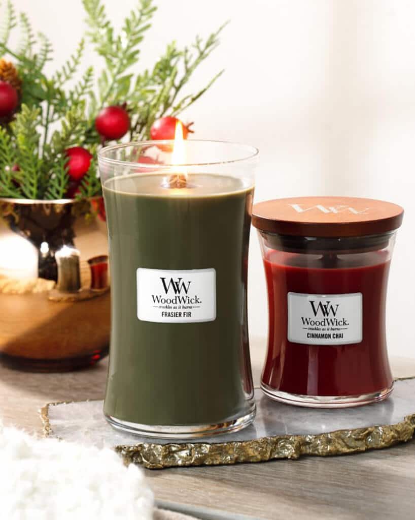 świeczki zapachowe w kolorze zielonym i czerwony Woodwick
