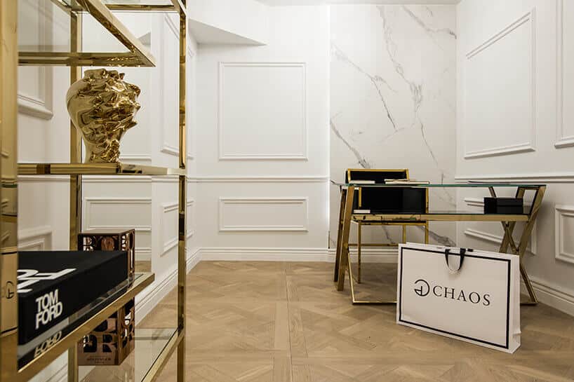 Przestrzeń pachnąca luksusem: wnętrze warszawskiego butiku