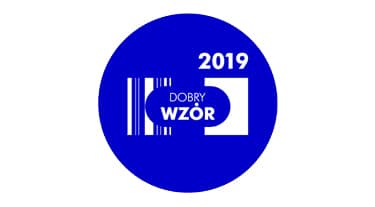 białe logo Dobry Wzór 2019 w niebieski kole