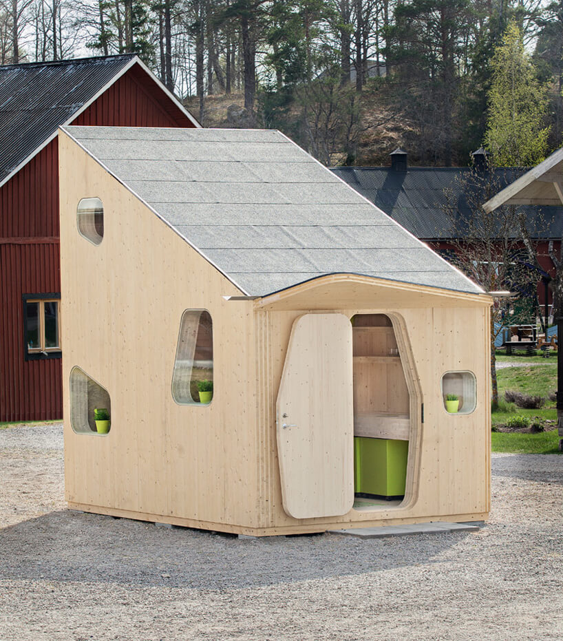 mały drewniany domek