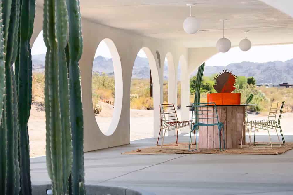 Kalifornijskie odcienie surrealizmu: niesamowity dom na pustyni