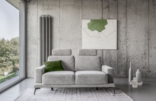 elegancka minimalistyczna szafa sofa Merano od Gala Collezione w surowym szarym wnętrzu