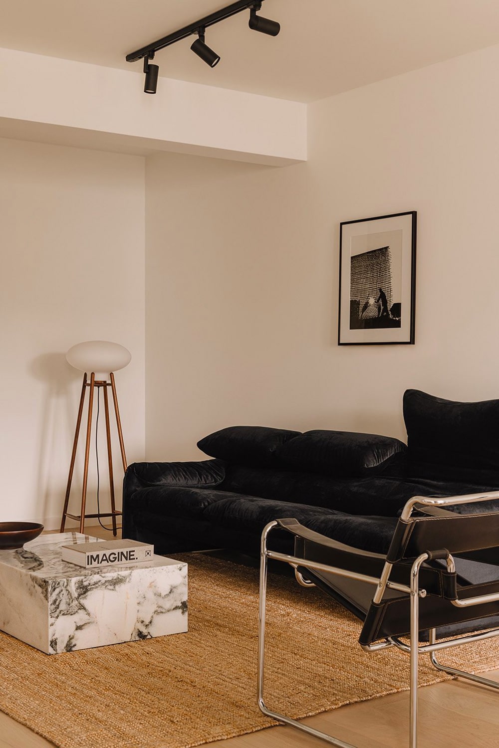 Minimalistyczny i elegancki apartament z designerskimi akcentami