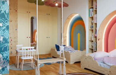 Pomysł na poddasze i piętro w dużym domu: genialne pokoje dzieci oraz klimatyczna sypialnia