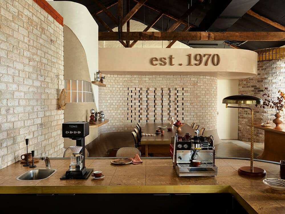 Włoska nostalgia z industrialem: kawiarnia w Sydney