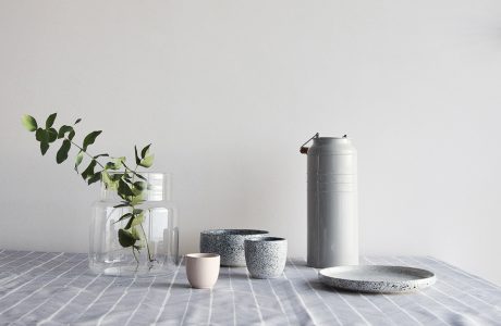 zestaw ceramiczny z kolekcji Mess od AOOMI Studio