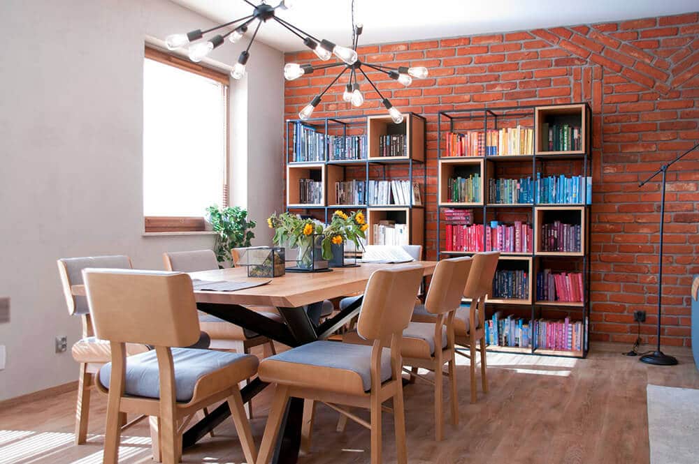 Cegła, metal i tkanina: loft w wersji soft
