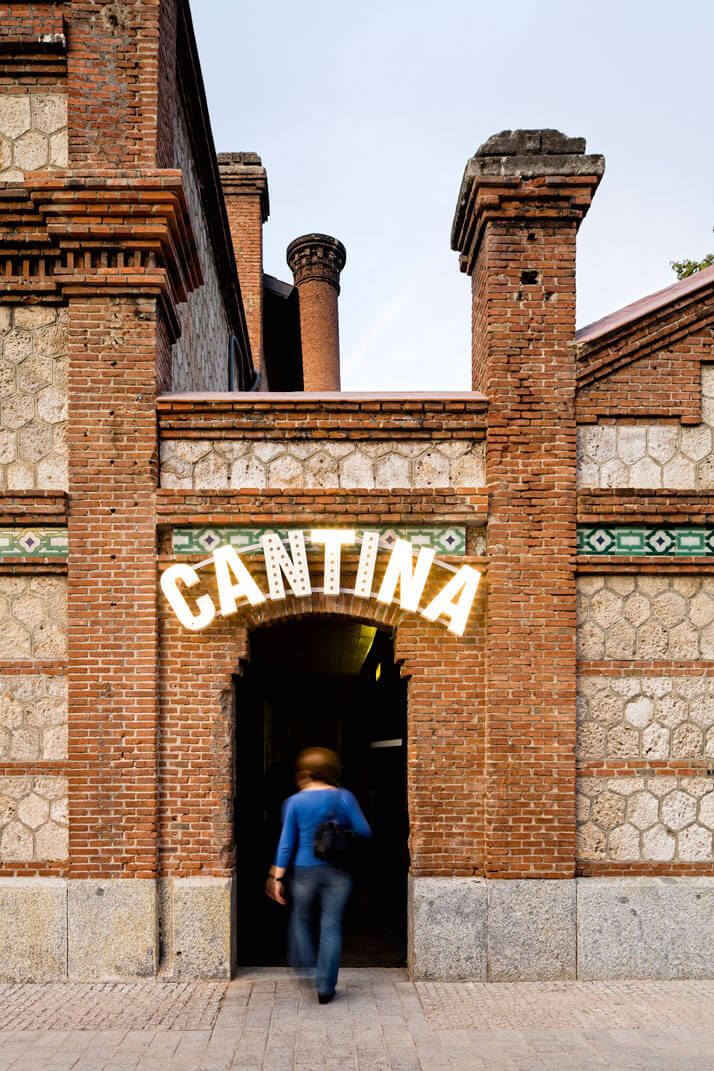 wejście do cantina