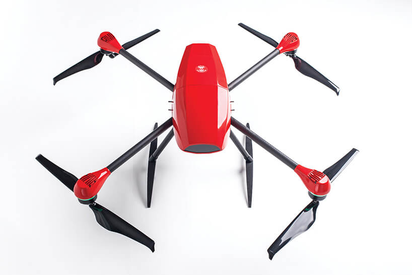 czerwony dron osobisty