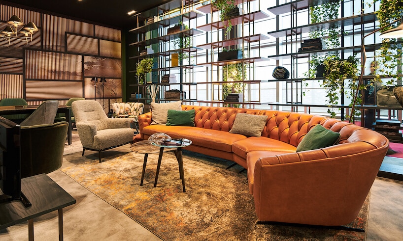 elegancka pomarańczowa sofa Borzalino z kolekcji New Kap