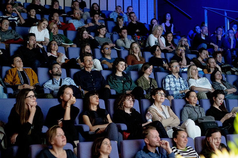 zdjęcie widowni podczas konferencji na Gdynia Design Days 2019