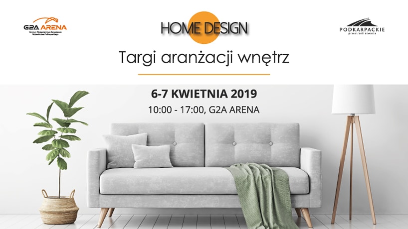szara sofa z zaproszeniem na Home Design 2019